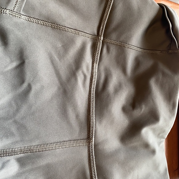 NWOT fast and free 6” shorts size 6 graphite grey - Picture 4 of 6